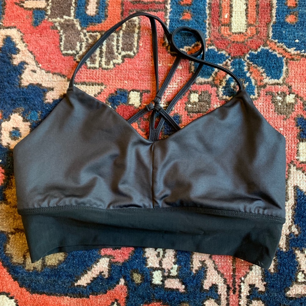 Alo yoga sports bra